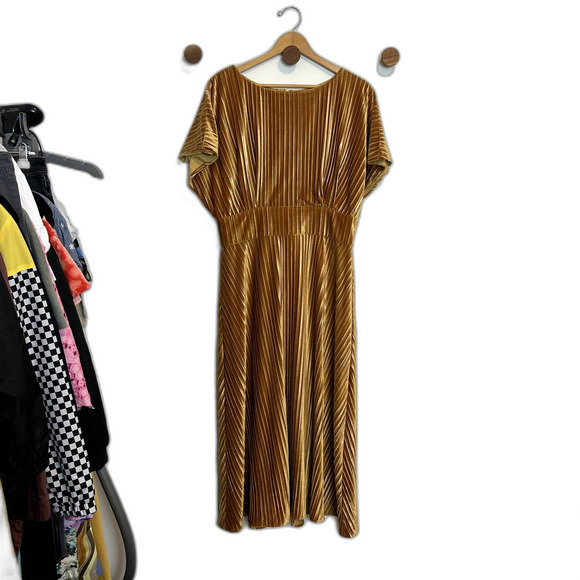 Alexia Admor Veronica Gold Pleated Velvet Midi Dress Lg Short Sleeve Boat Neck - Picture 2 of 16